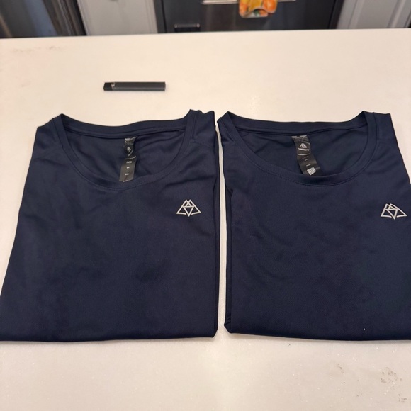 Haimont Lot Of 2 Women’s Navy Blue Performance Tees Sz XS NWOT - Picture 10 of 10